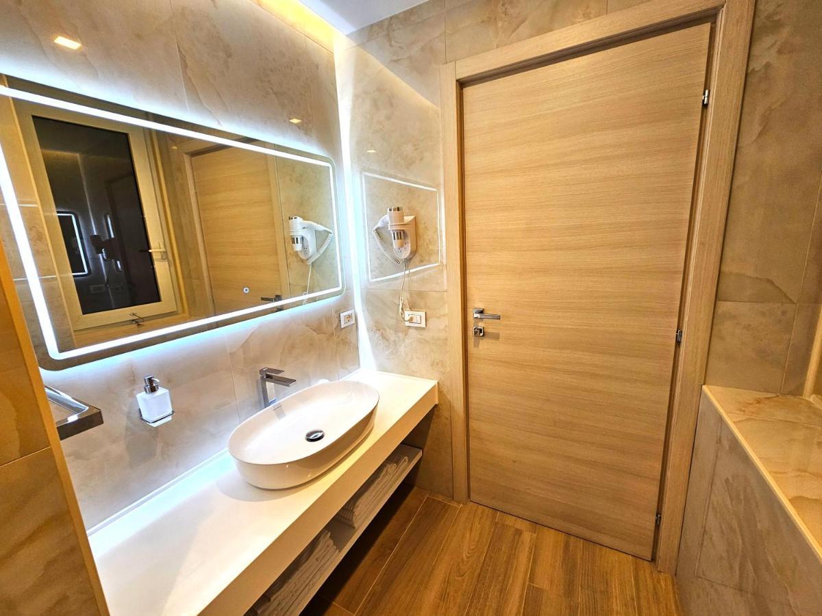 Astoria Supreme - Modern Boutique Suites Lecce Dış mekan fotoğraf